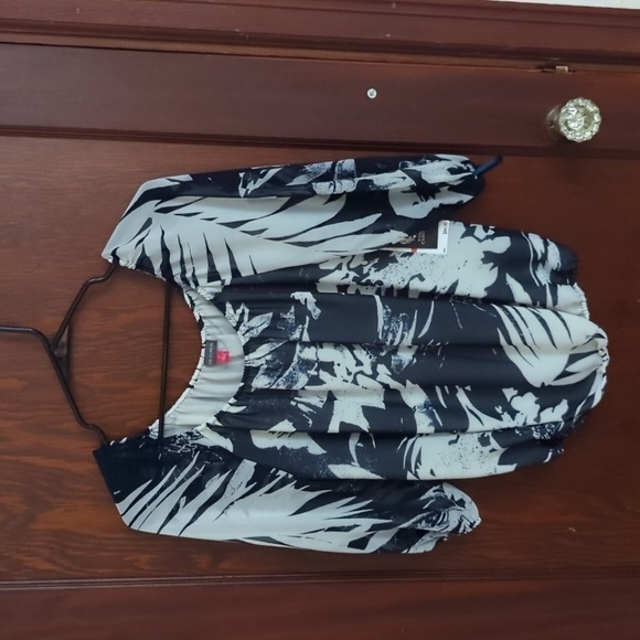 New with Tags Vince Camuto Blue Night Chiffon Injection Blouse Size XS - Picture 1 of 7